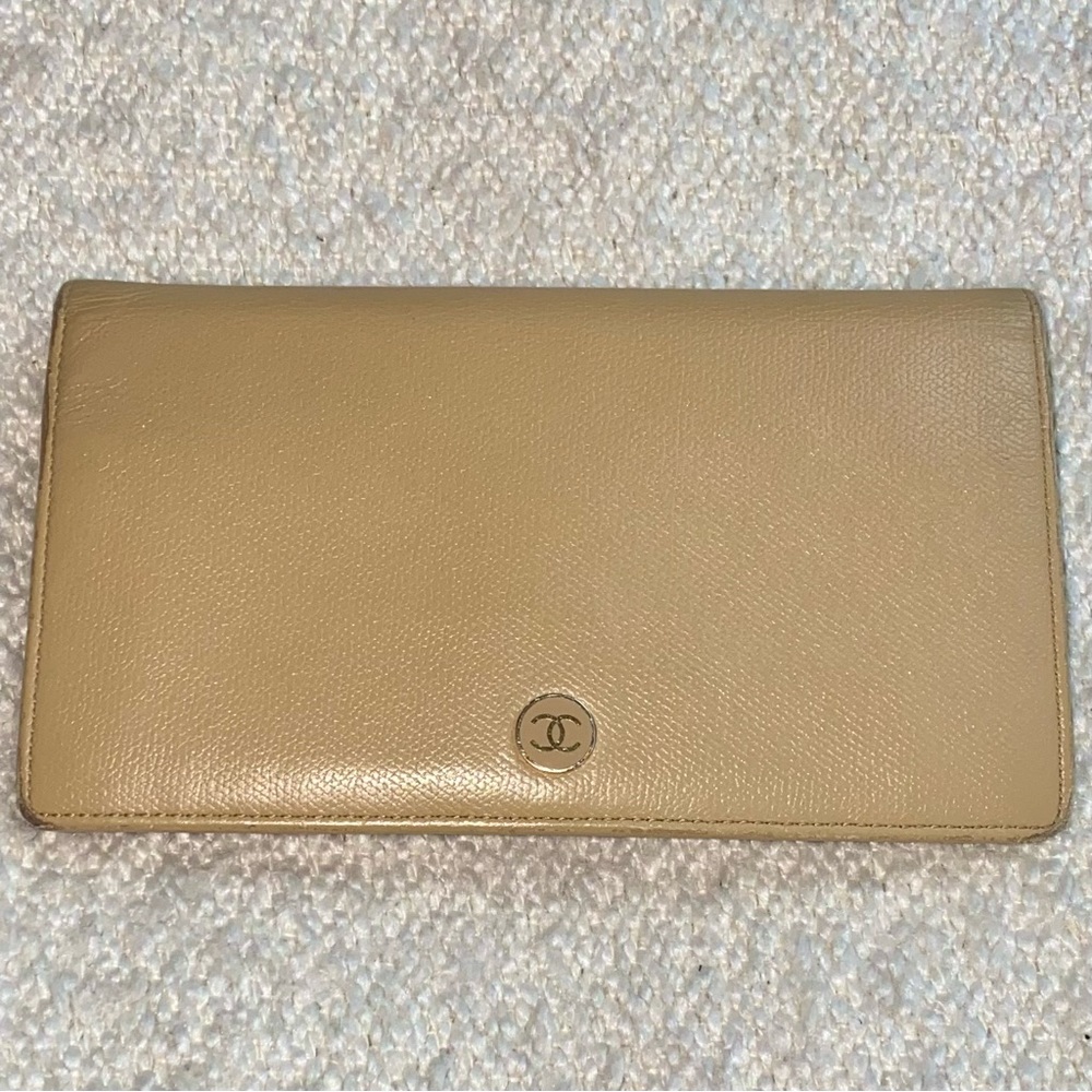 AUTHENTIC CHANEL Beige Caviar Long Wallet (comes with authentication)